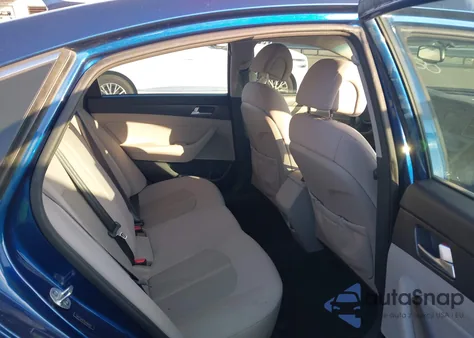 2015 Hyundai Sonata Sport z USA, uszkodzony, nr VIN 5NPE34AF2FH090853